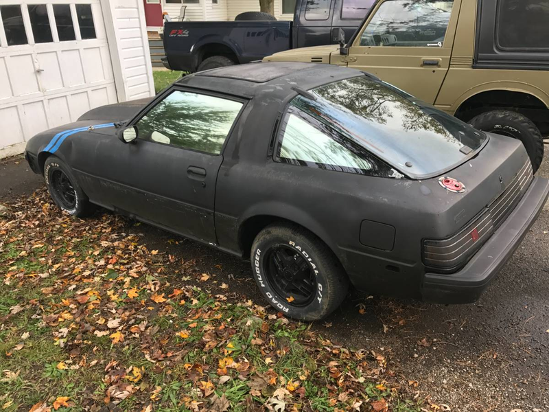 Illustration for article titled At $2,500, Could This 5.7-Powered 1985 Mazda RX7 Be The Prescription For Fun?